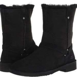 UGG Aveline black size 8
